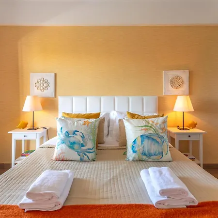 Gomes -free Airco, Wiffi & Swimming Pool- By Bedzy * Porches (Algarve)