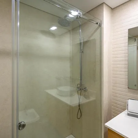 Apartment Gomes -free Airco, Wiffi & Swimming Pool- By Bedzy *