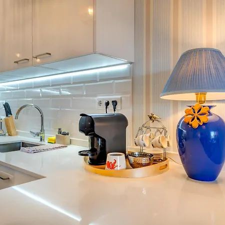 Apartment Gomes -free Airco, Wiffi & Swimming Pool- By Bedzy