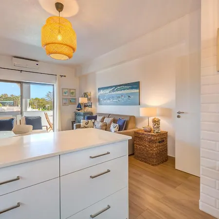 Apartment Gomes -free Airco, Wiffi & Swimming Pool- By Bedzy *