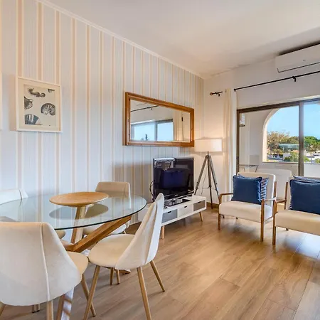 Apartment Gomes -free Airco, Wiffi & Swimming Pool- By Bedzy