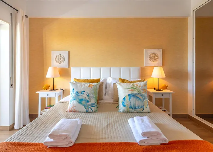 Gomes -free Airco, Wiffi & Swimming Pool- By Bedzy * Porches (Algarve)