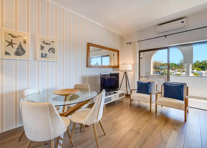 Apartment Gomes -free Airco, Wiffi & Swimming Pool- By Bedzy
